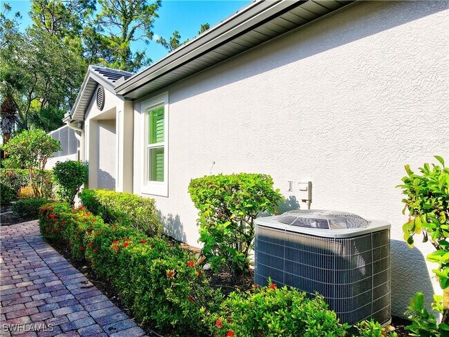 Building Photo - 1757 Tarpon Bay Dr S