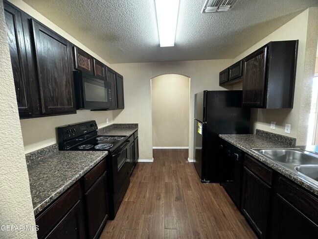 Building Photo - 9811 Socorro Rd
