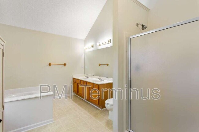 Building Photo - 76 Winward Way SE