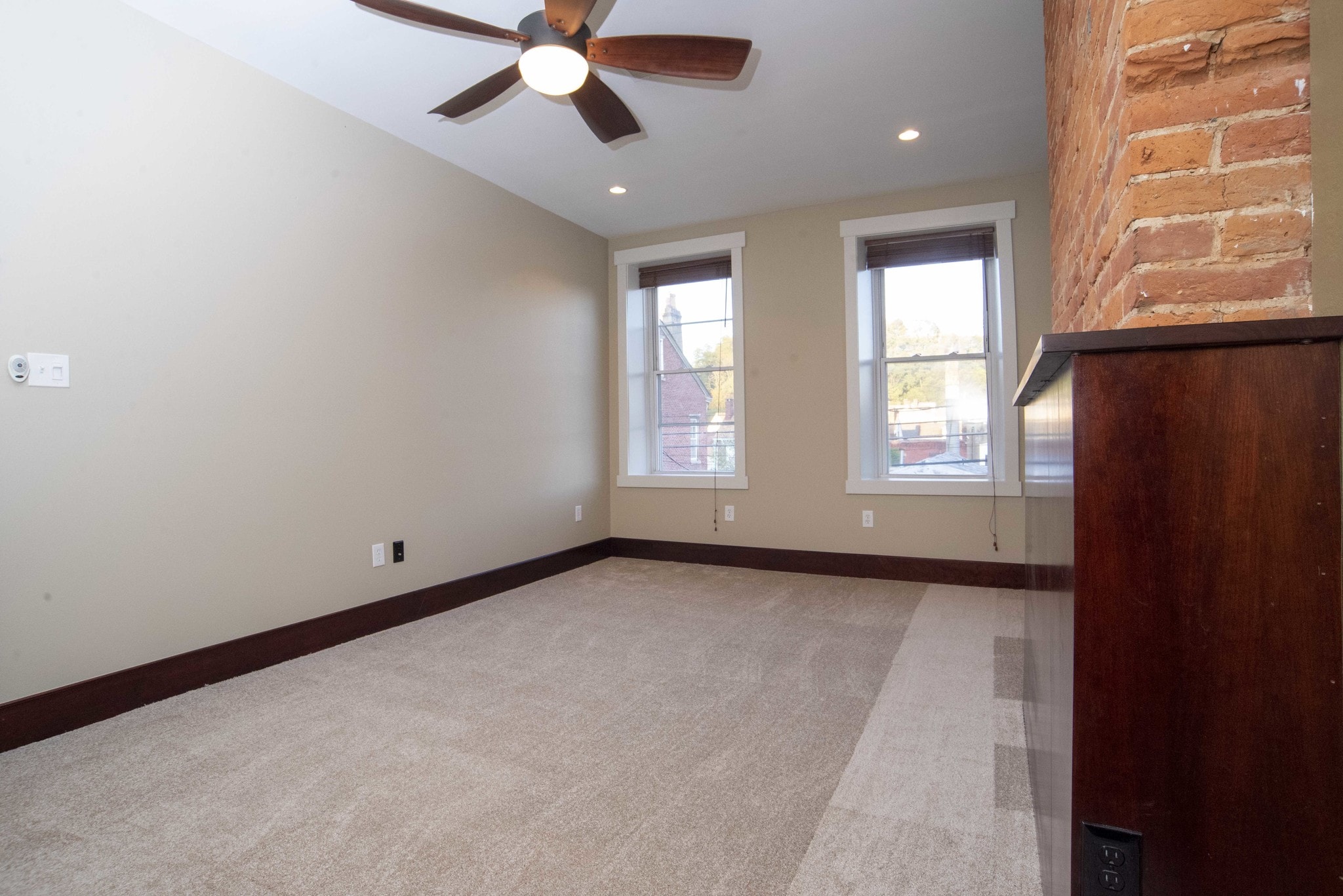 2nd floor main bedroom - 1003 Chestnut St