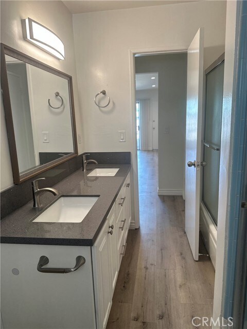 Building Photo - 4533 Colbath Ave