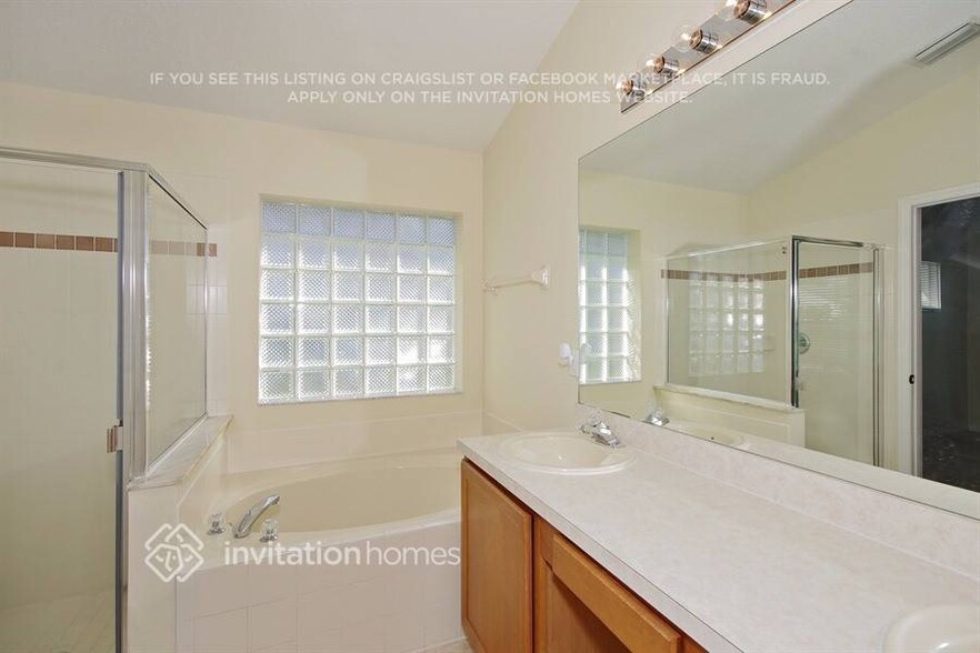 Building Photo - 910 Shaw Cir