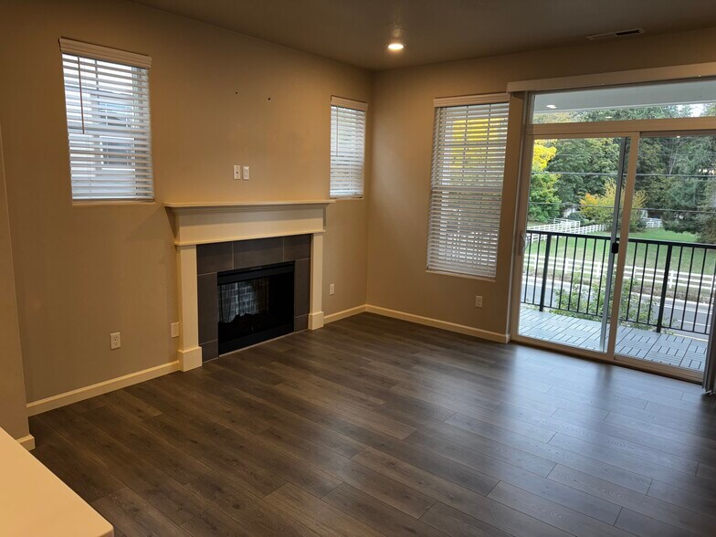Building Photo - 14182 SW Gold Coast Ter
