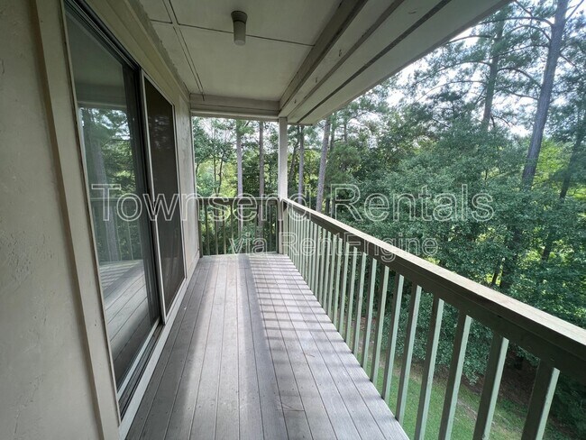 Building Photo - 950 Stewarts Creek Dr