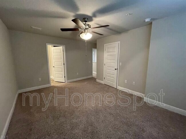 Building Photo - 6091 Royal Port Ct