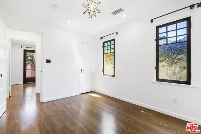 Building Photo - 1012 Coronado Ter