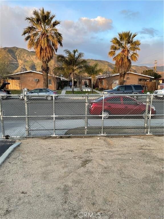 Building Photo - 157 W Washburn Ave