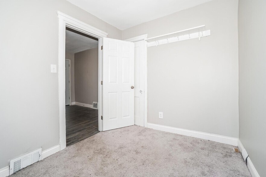 Building Photo - 19431 Tyronne Ave