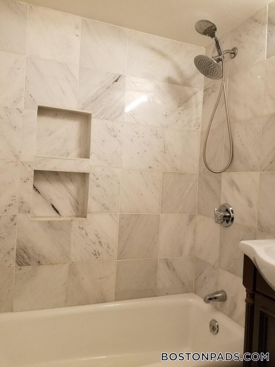 Building Photo - 524 Putnam Ave