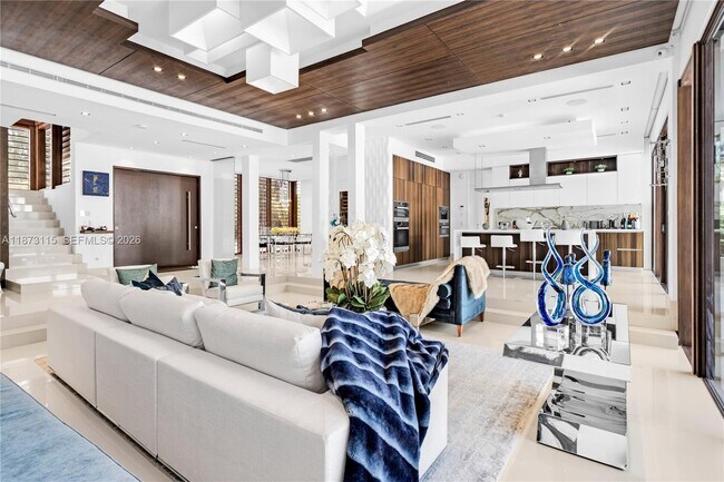 Building Photo - 3009 Pine Tree Dr