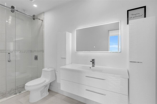 Building Photo - 2525 SW 3rd Ave