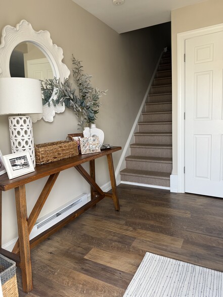 Building Photo - 96 Seaspray Ct