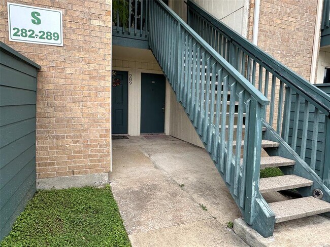 Building Photo - 250 El Dorado Blvd