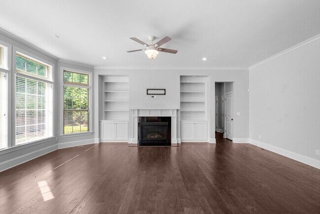 Building Photo - Stunning All-Brick Home in BridgeMill Community!