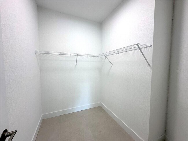 Building Photo - 26129 Northern Cross Rd