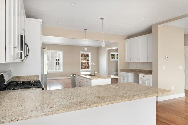 Building Photo - 1401 Hunting Hill Dr