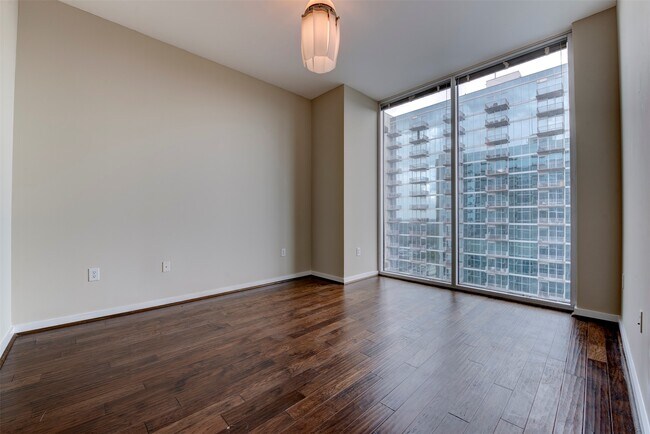 Building Photo - 5925 Almeda Rd