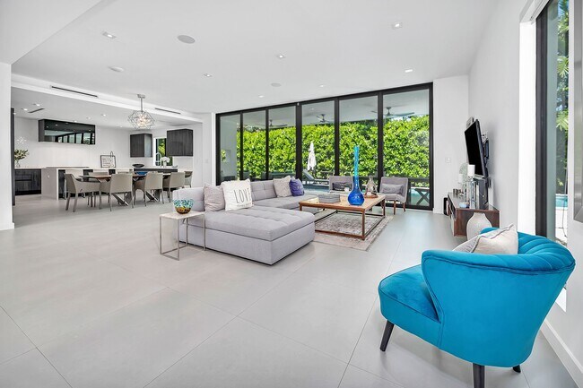 Building Photo - 5921 SW 87th St