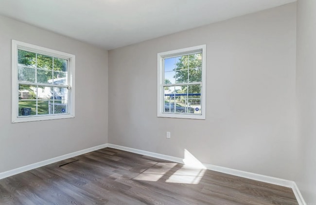 Building Photo - 3245 Ardmore Trail