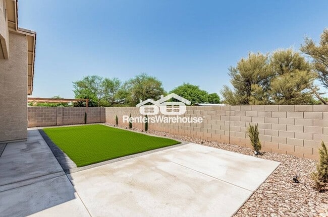 Building Photo - 11246 W Chase Dr