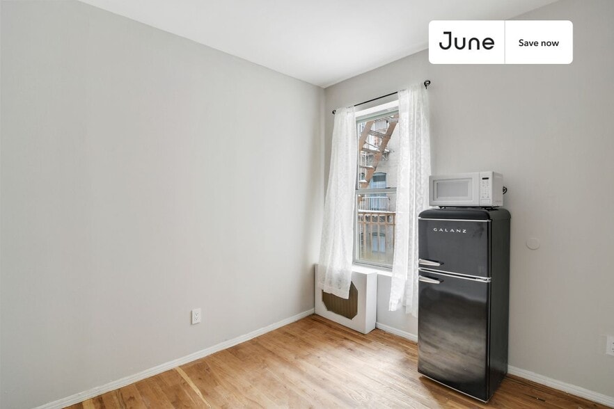Building Photo - 244 W 64th St