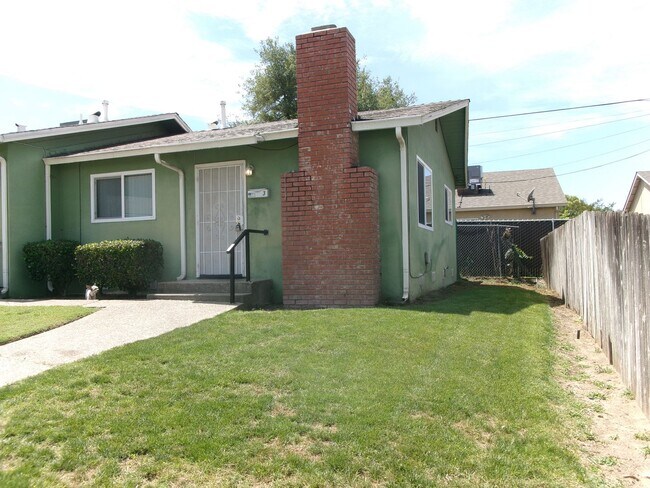 Building Photo - 570 Gilbert Ave