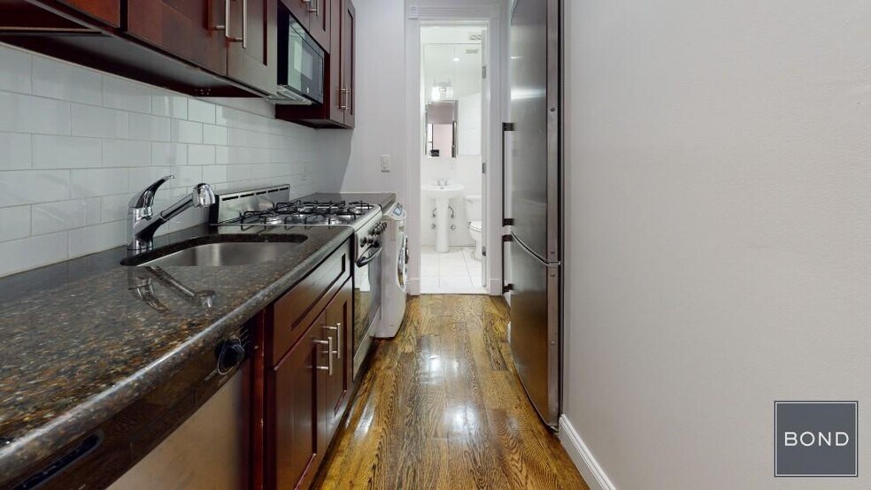 Building Photo - 307 Mott St