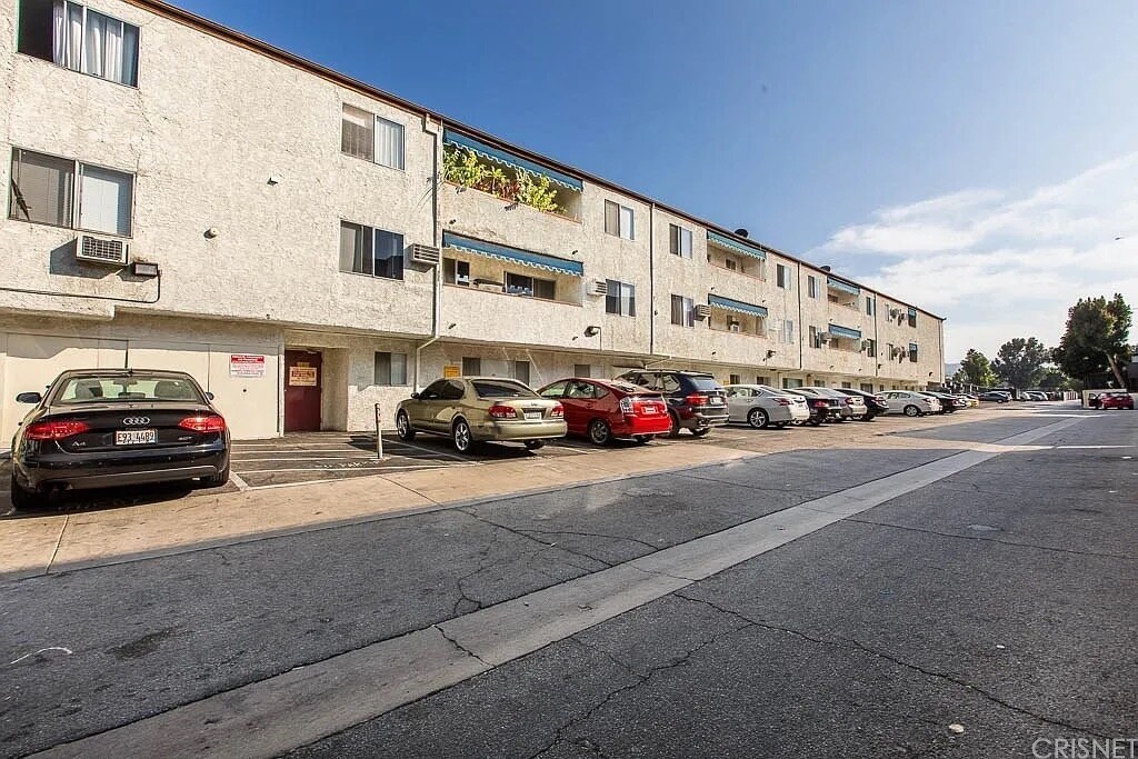 Building Photo - 18530 Hatteras St