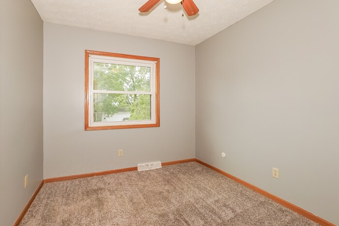 Building Photo - 371 Shenandoah Blvd