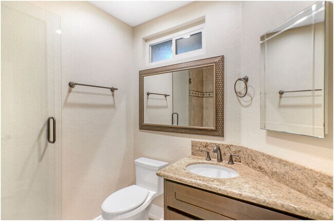 Building Photo - 2 Bedroom Condo - Laguna Hills!