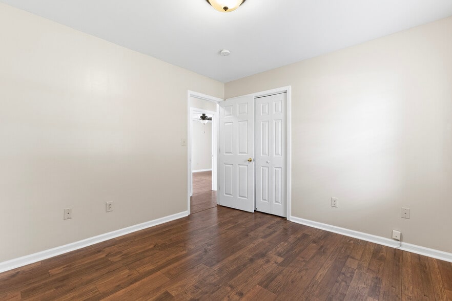 Guest Room 2 - 400 Kant Pl