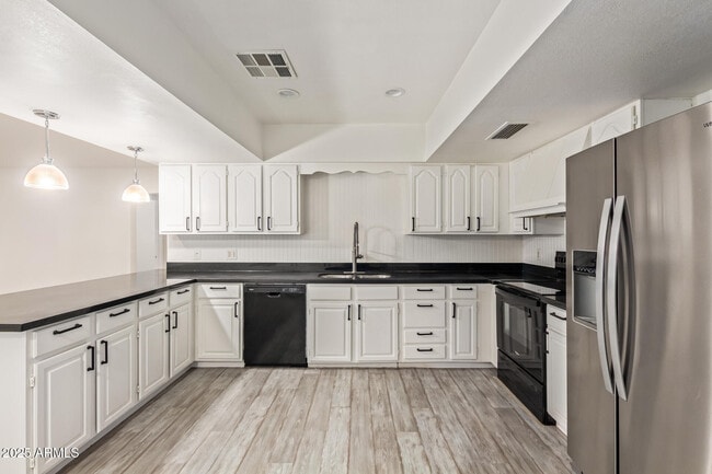 Building Photo - 5401 E Exeter Blvd