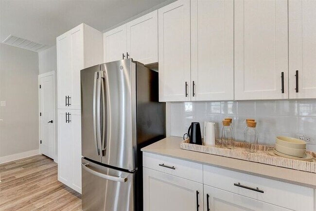 Building Photo - 3805 Constantine Dr