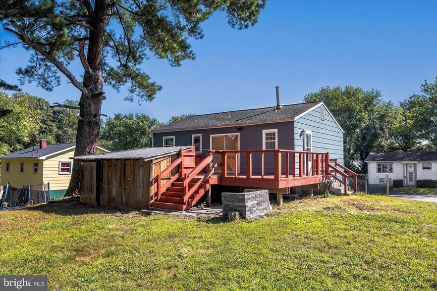 Building Photo - 14220 Fallbrook Ln