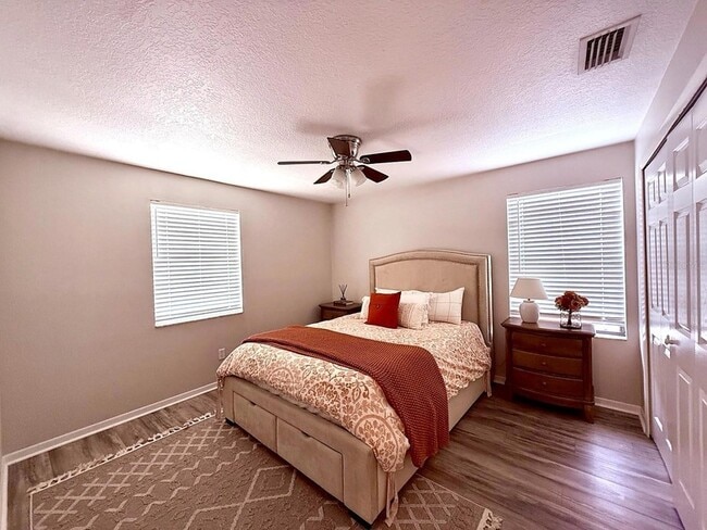 Building Photo - 7218 N Highland Ave