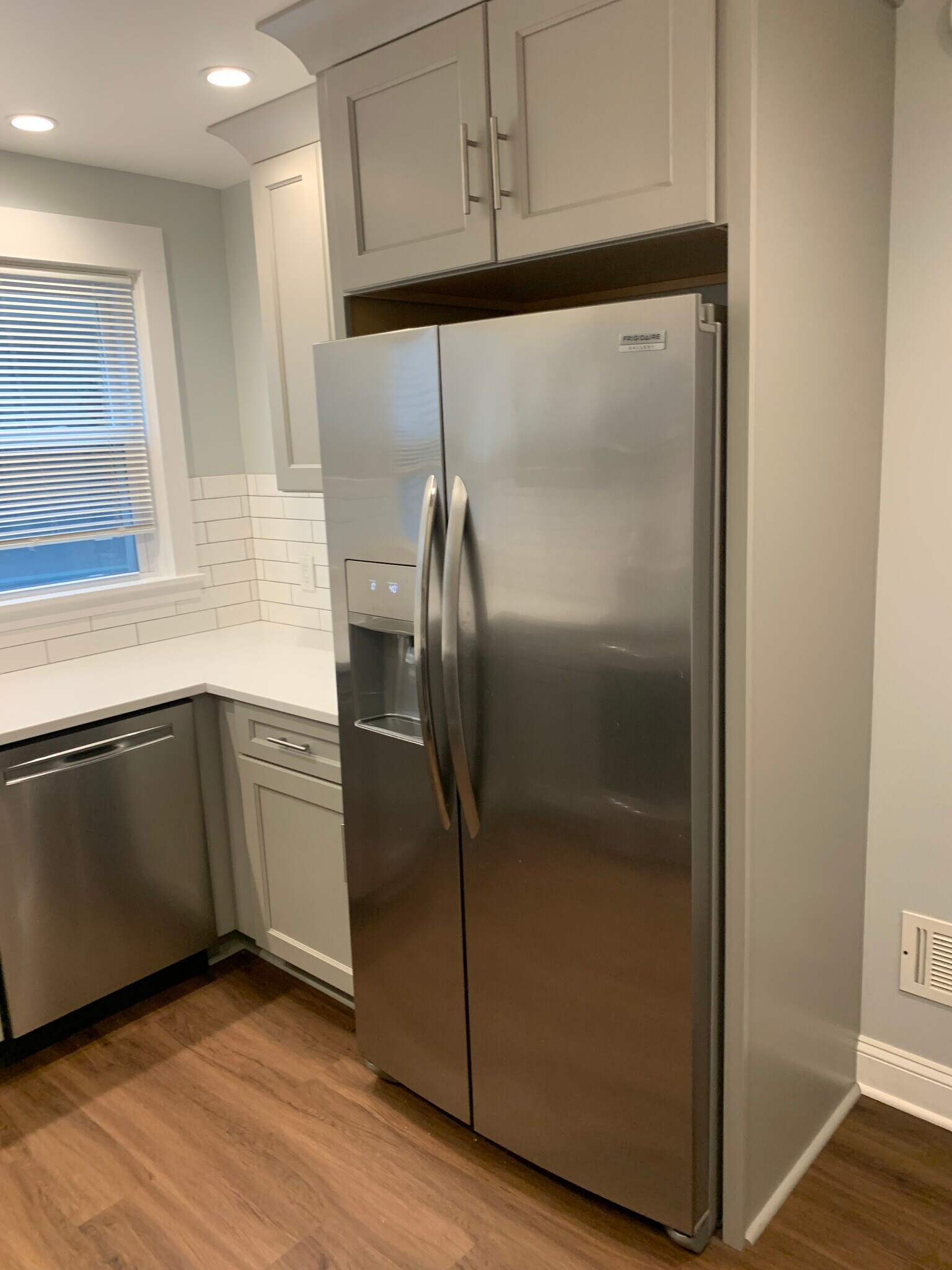 Building Photo - 152 Rosedale St