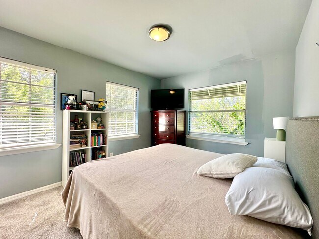 Building Photo - Effortless & comfortable 2Beds/1.5Bath con...