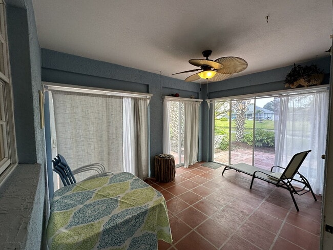 Building Photo - You'll love this charming 3/2/2 home in th...