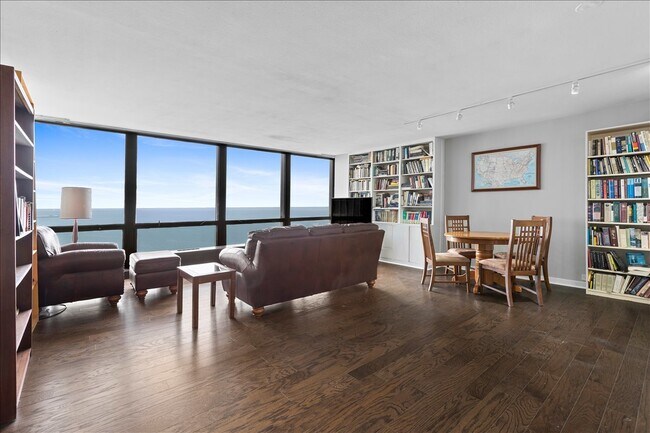 Building Photo - 900 N Lake Shore Dr