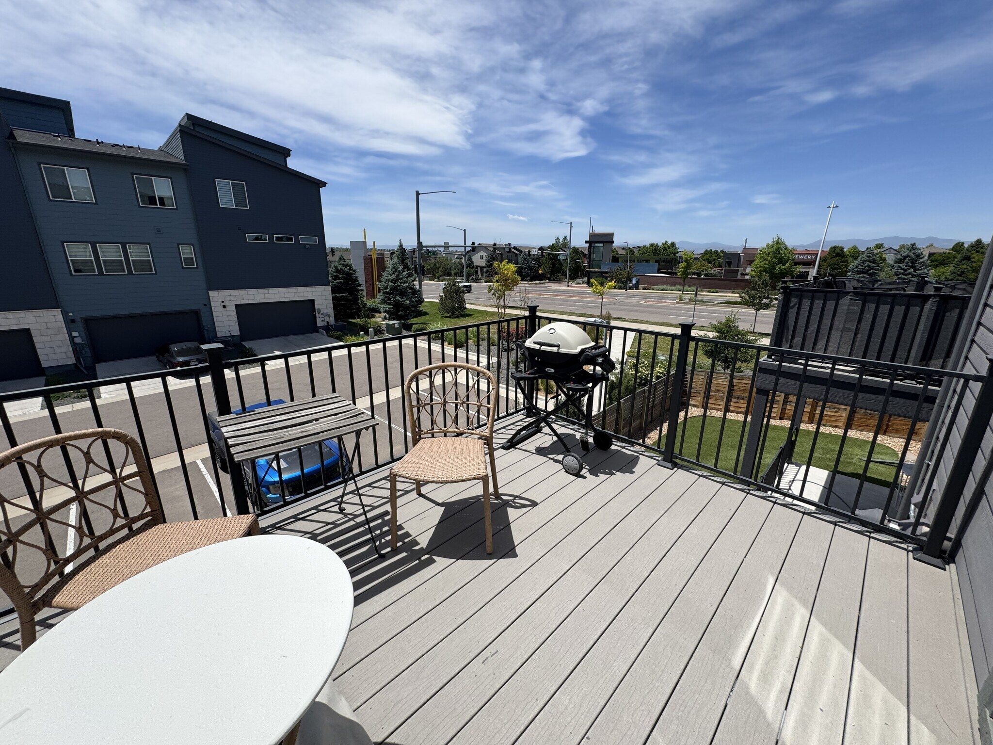 Building Photo - 1566 W 67th Dr