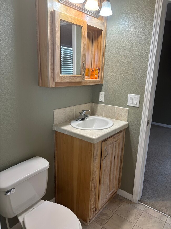 Building Photo - 1900 Plumcreek Ct