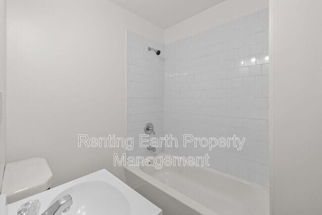 Building Photo - 933 T St