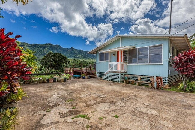 Building Photo - Charming 2 Bedroom Rental with Stunning Mountain Views – Available only April 1 to October 31, 2026