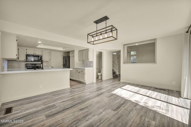 Building Photo - 7554 Wheeldale Cir