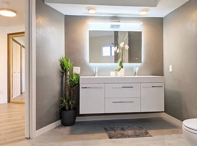 Building Photo - 145 Lawson Rd