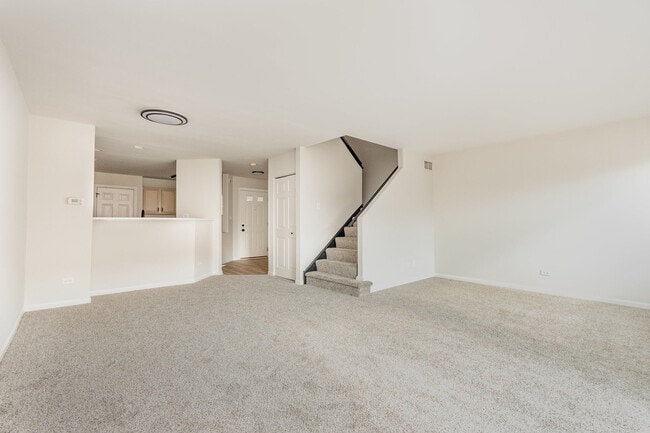 Building Photo - 135 President Ct