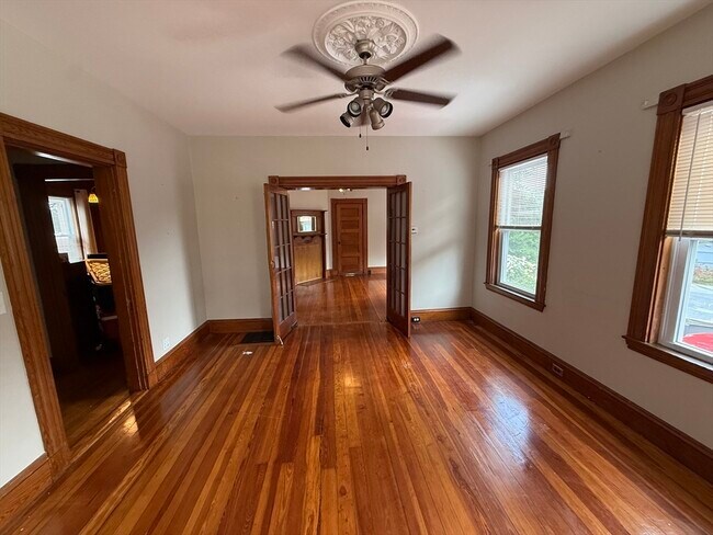Building Photo - 372 Metropolitan Ave