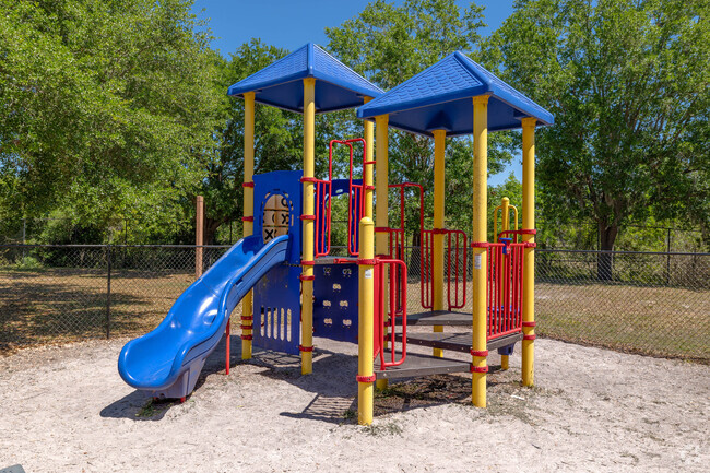 Playground - Villas at Lake Smart Apartments