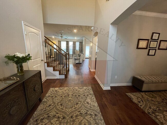 Building Photo - 1627 Neff Dr