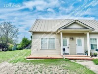 Building Photo - 1129 Avant-